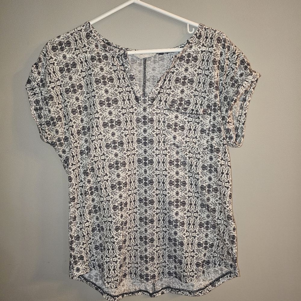 3/20.00.  Sleevless Summer Shirt